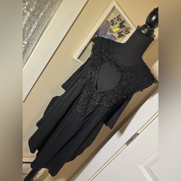 Cold Shoulder Top - Picture 8 of 8